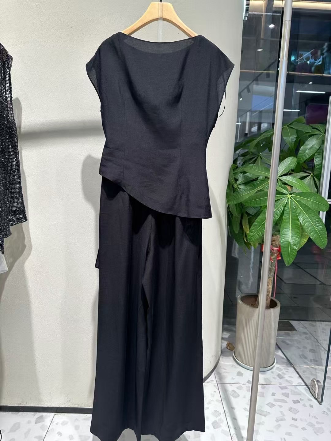 商场同款新款简约百搭洋气显瘦气质短袖上衣直筒裤套装女683001