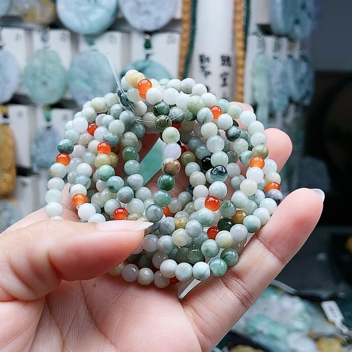 颈饰足铂镶嵌翡翠翡翠