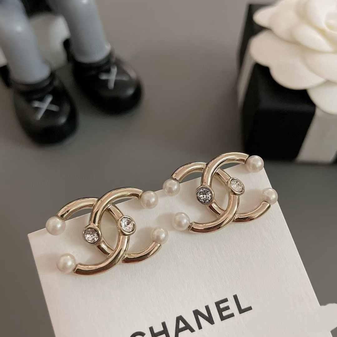 未使用 Chanel/香奈儿 香槟金单钻珍珠素金耳钉 21A/AE0058