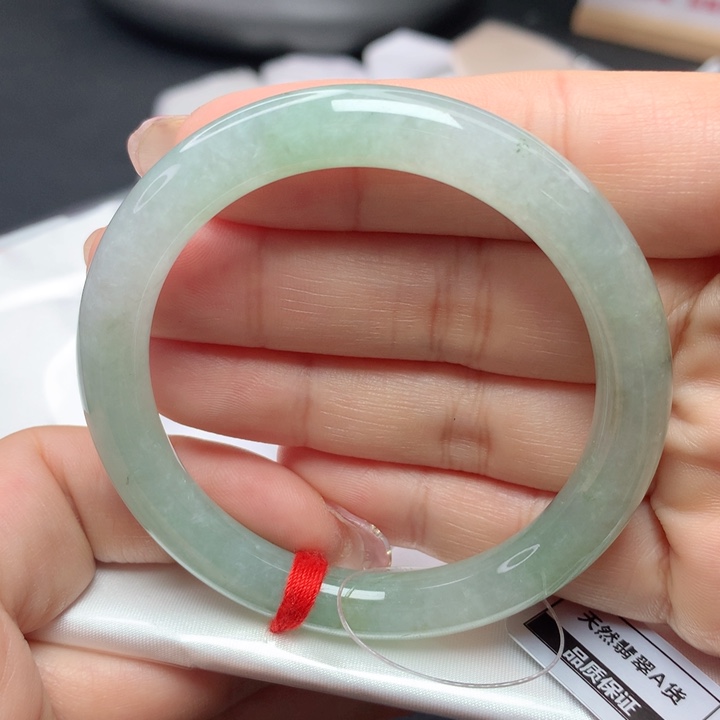 翡翠未镶嵌手镯（圆镯）路**?52525353