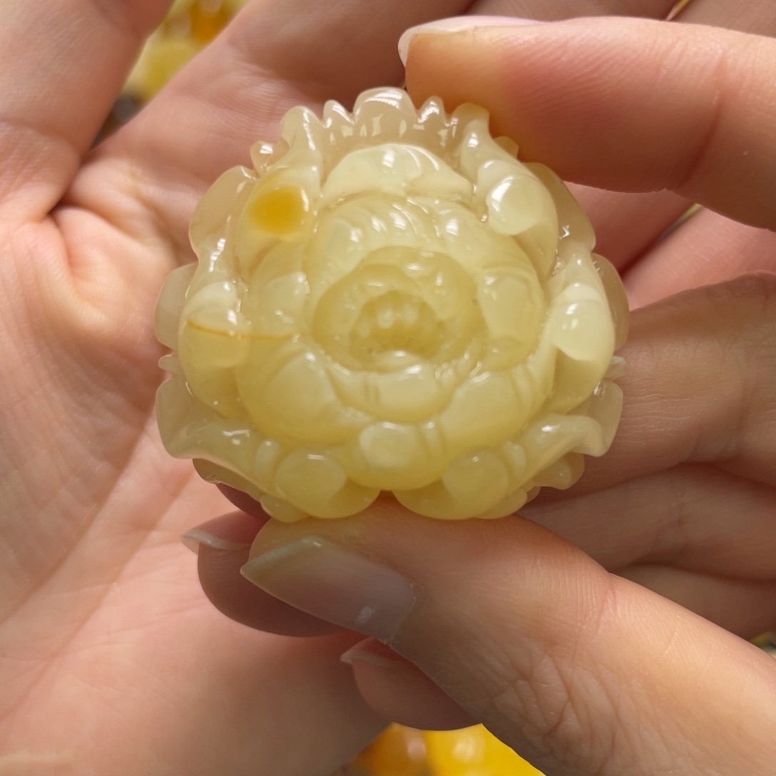 琥珀未镶嵌裸石天然琥珀蜜蜡牡丹花