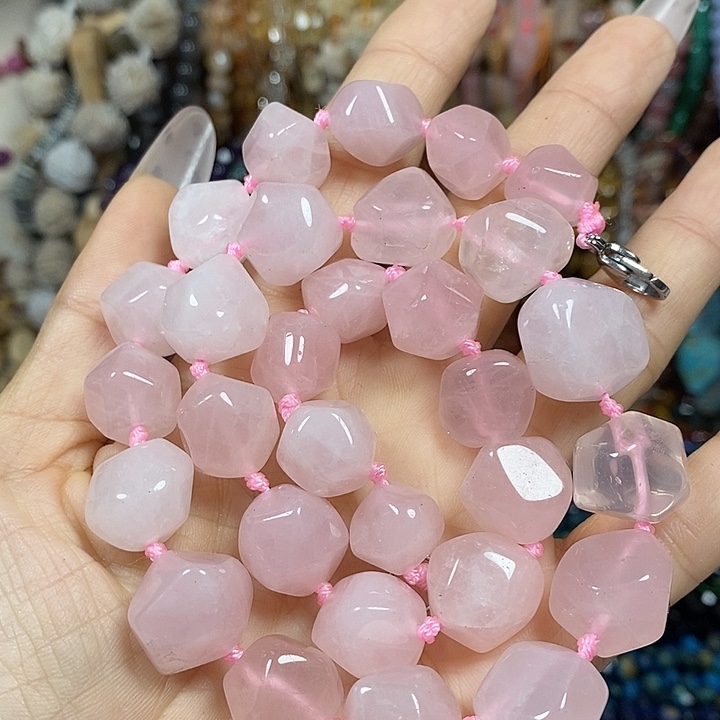 玛瑙/玉髓未镶嵌珠宝半成品天然粉晶随型塔链一条