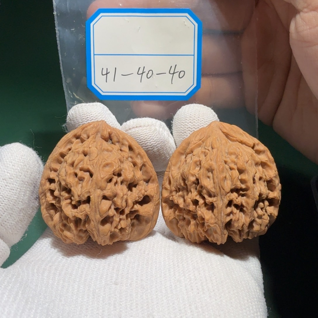 文玩核桃吊坠南疆万字45