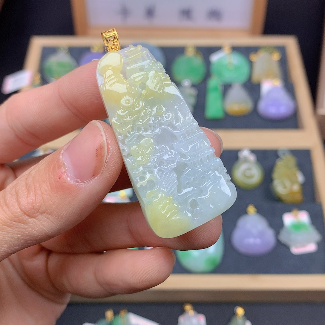 翡翠颈饰18K金镶嵌翡翠