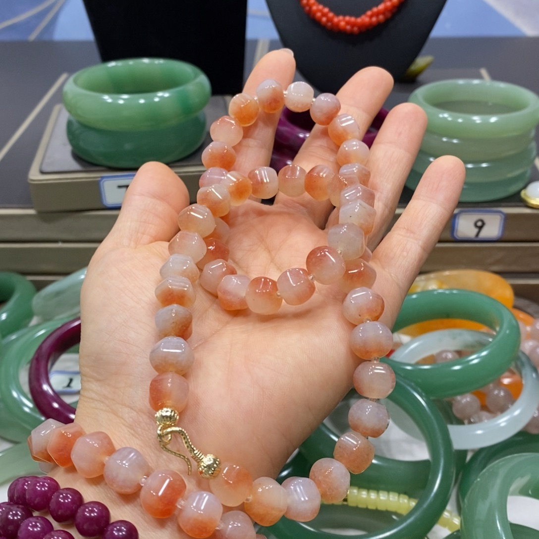 石英岩玉未镶嵌手镯