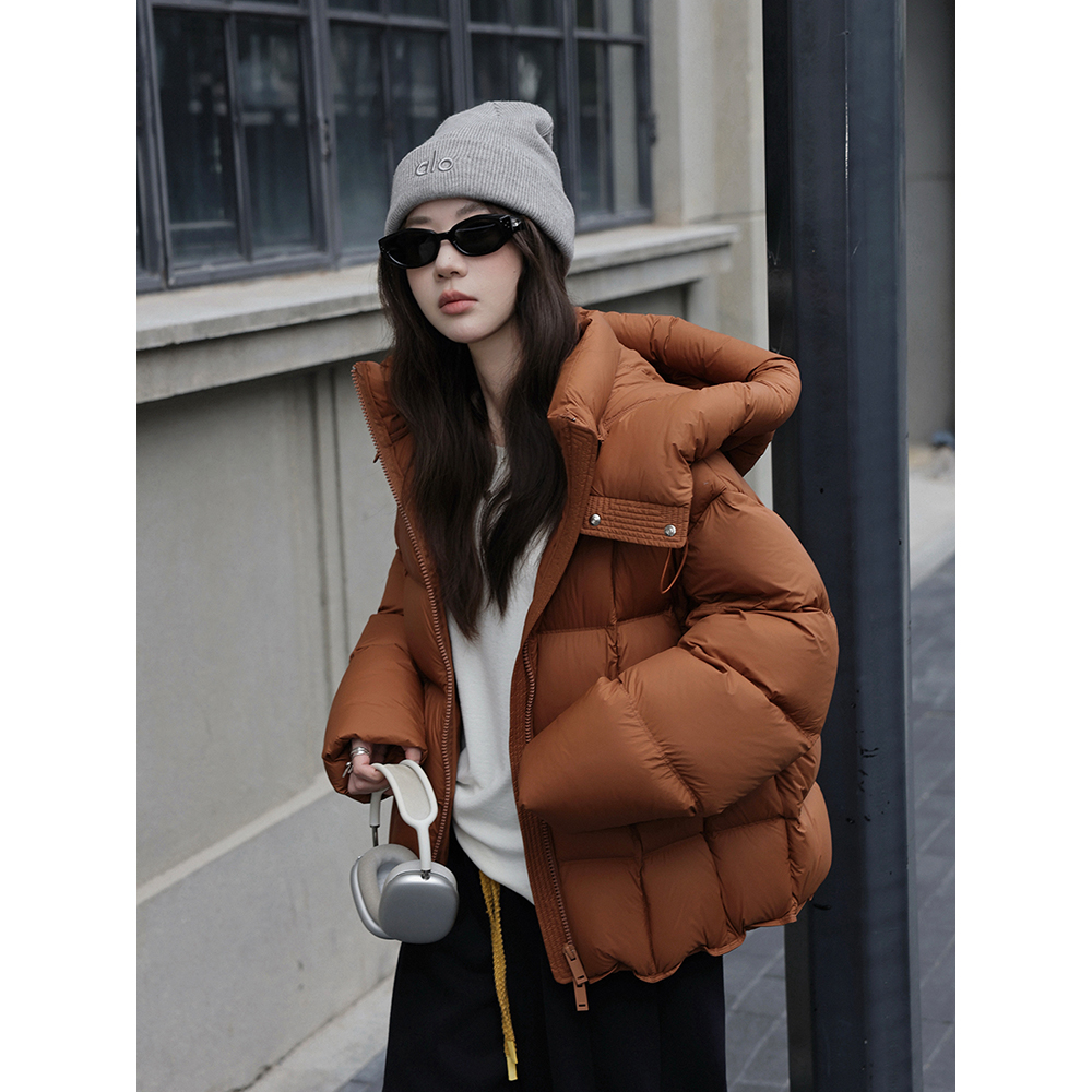 张贝贝ibell设计感90白鸭绒减龄保暖显瘦可拆卸连帽立领羽绒服女