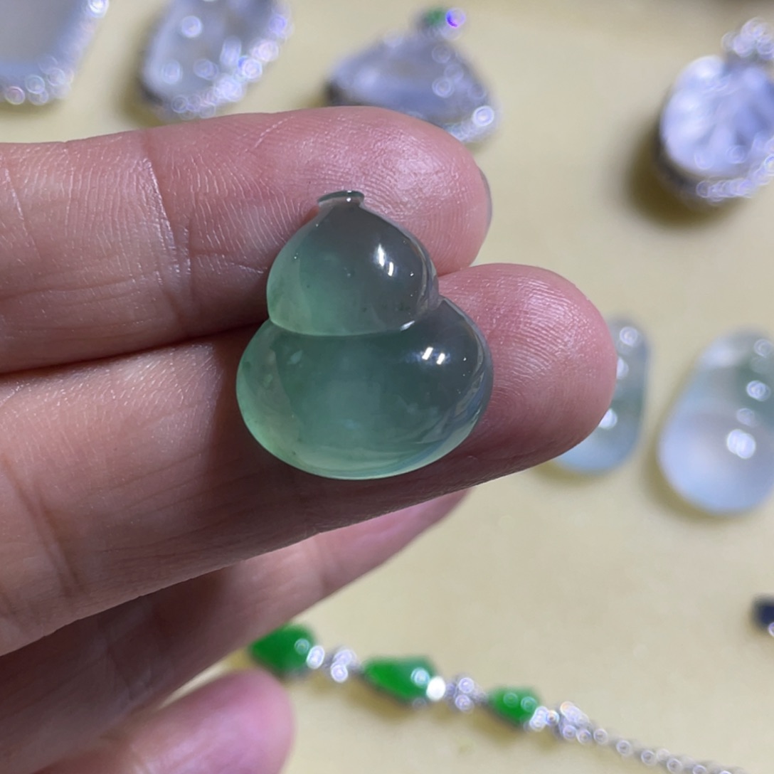 定制翡翠未镶嵌葫芦