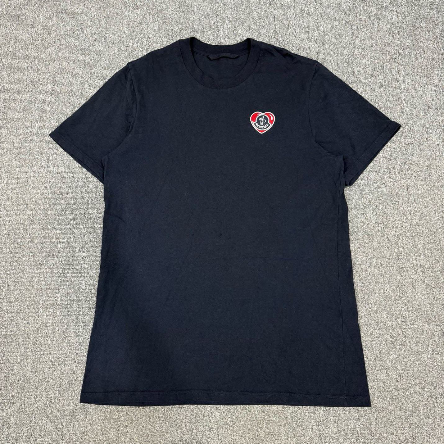 99新 MONCLER 14006796 蒙口 新款藏蓝色胸前爱心logo短袖 XL码