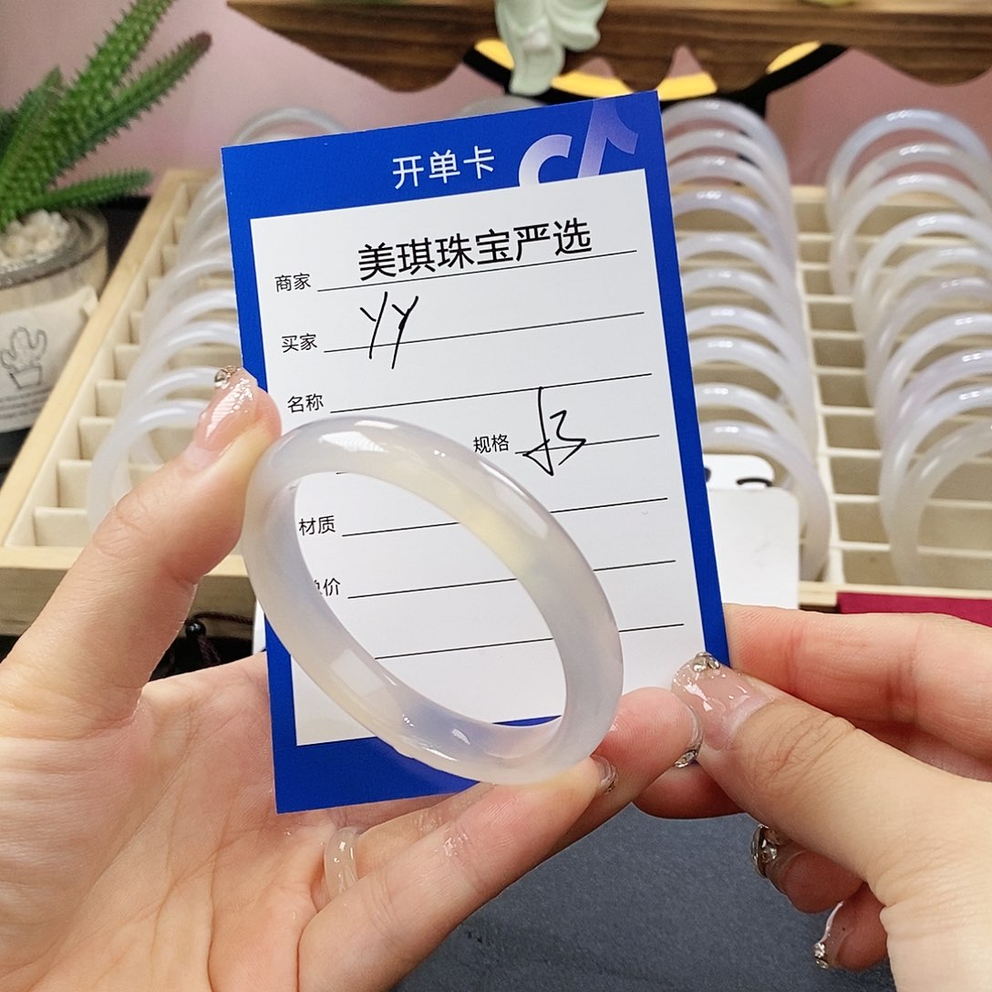 玛瑙/玉髓手镯未镶嵌Y*