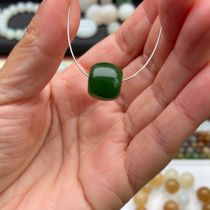 和田玉（糖玉）未镶嵌颈饰