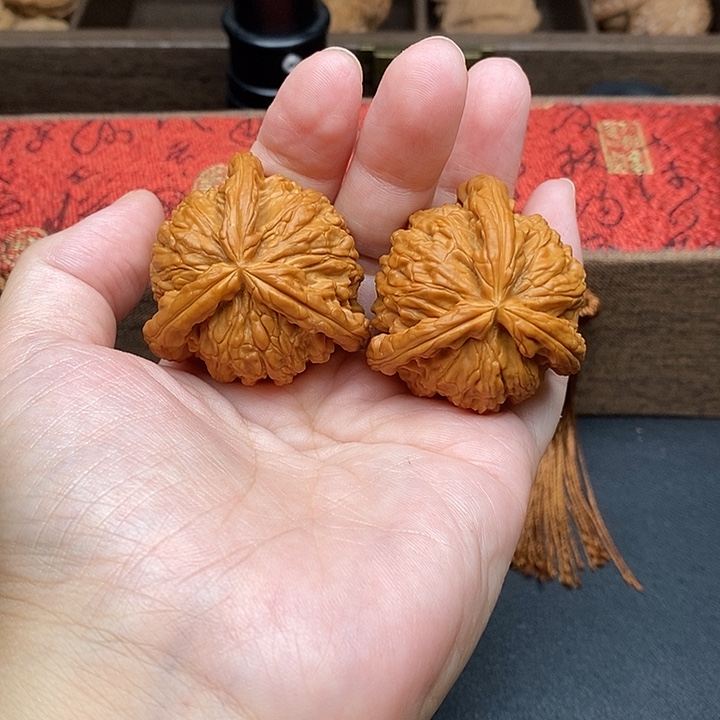 ^***海把件文玩核桃白奔