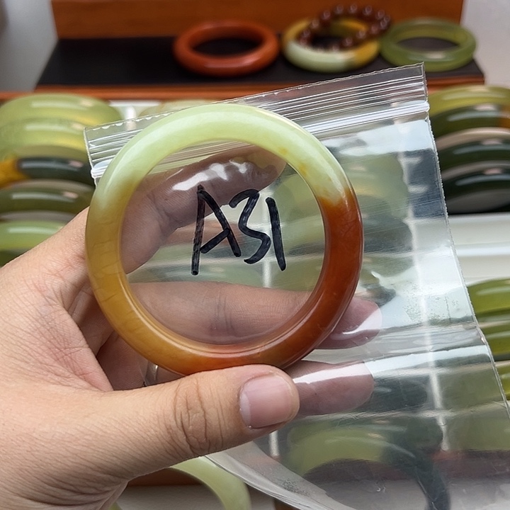 玛***啦蛇纹石玉合金手镯