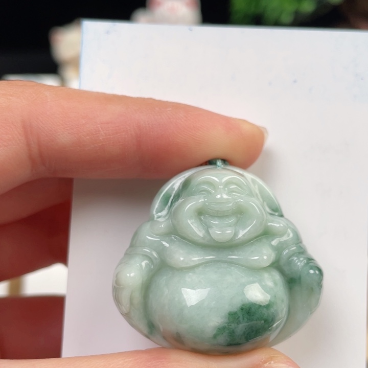 翡翠颈饰未镶嵌佛公