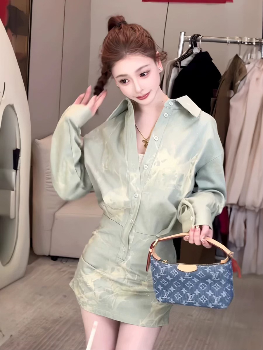 开播福利款 法式性感收腰显瘦设计感气质减龄连衣裙