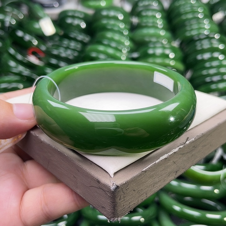 未镶嵌手镯和田玉（碧玉）