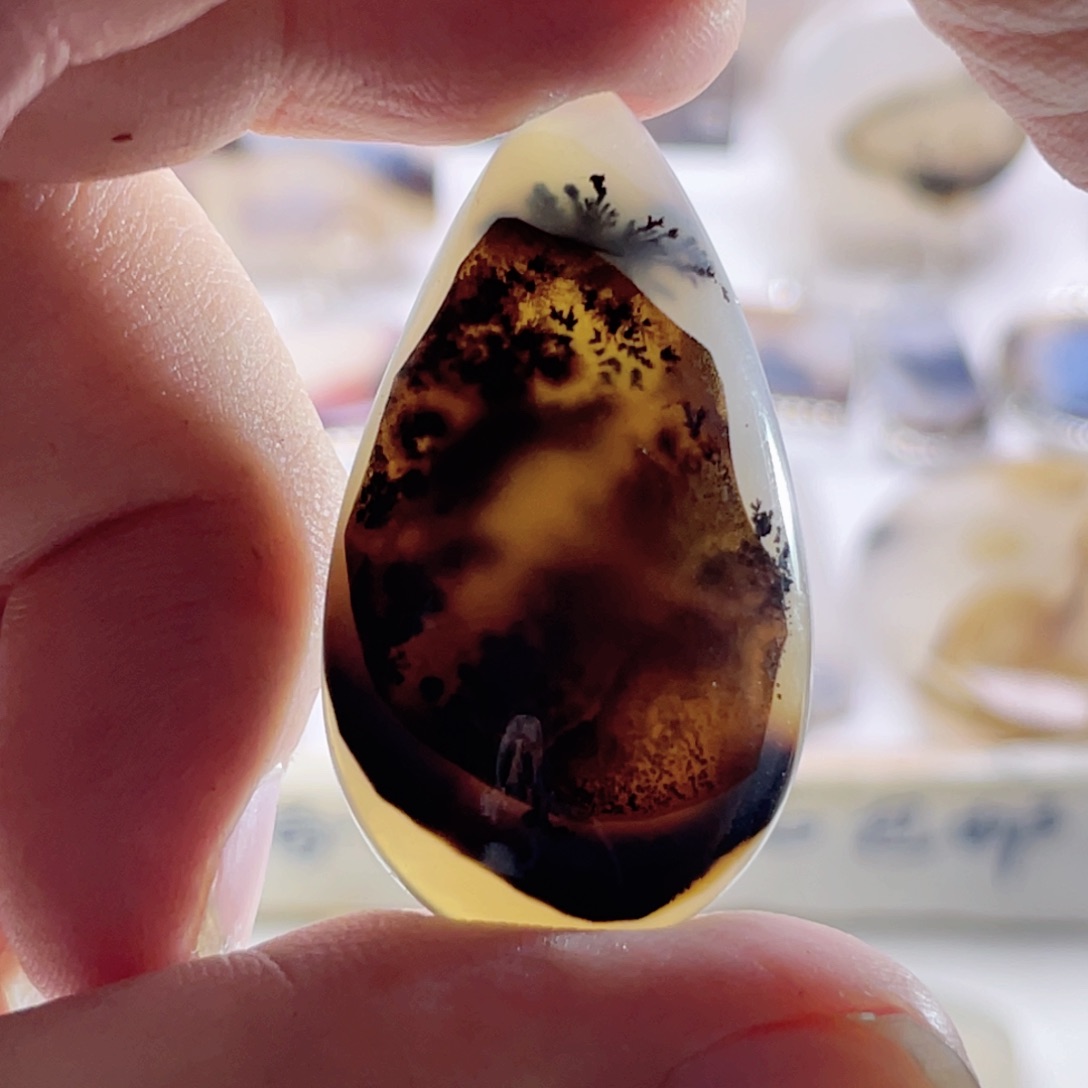 玛瑙/玉髓未镶嵌珠宝奇石