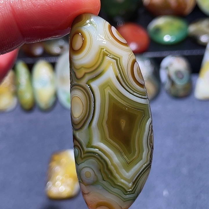 玛瑙/玉髓未镶嵌珠宝奇石