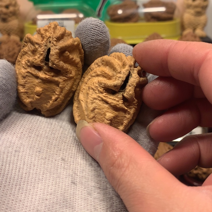 桃核把件乾坤鬼脸文玩48