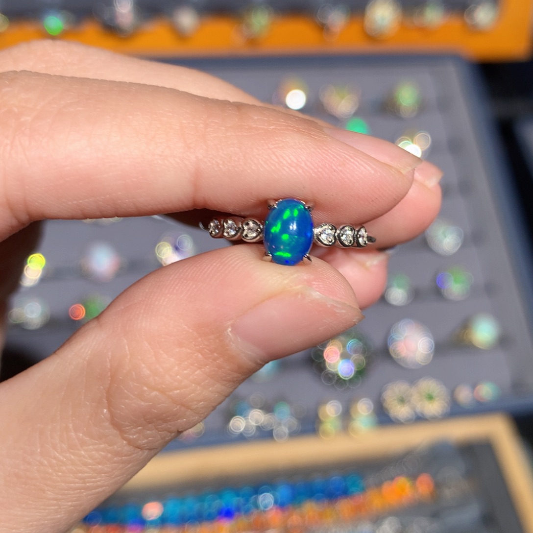 银S925镶嵌欧泊欧泊戒指y娜*?