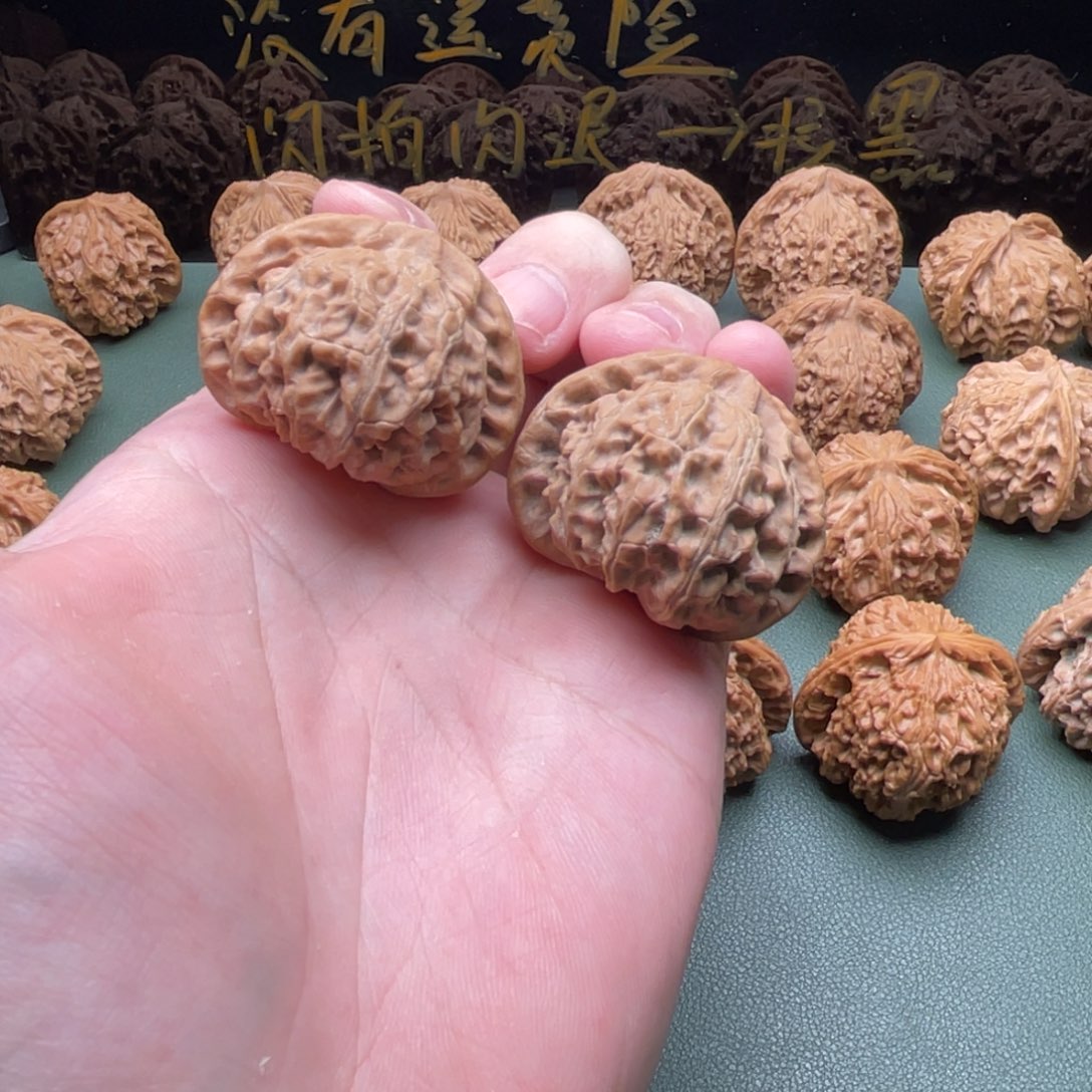 核桃把件40全品大肚宫灯