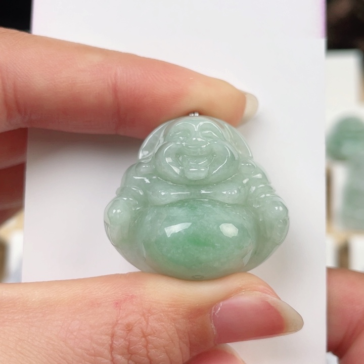翡翠颈饰未镶嵌佛公