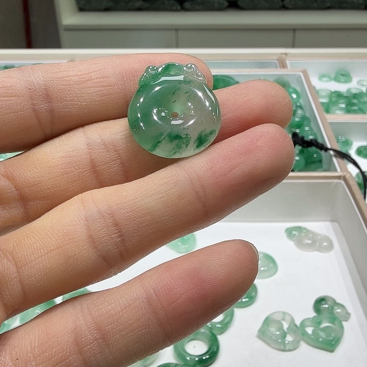 石英质玉颈饰合金如****浅