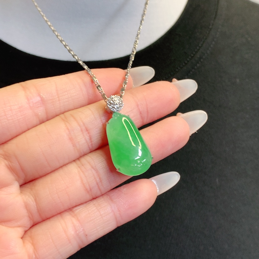 【闪购商品】翡翠吊坠(赠链)18K金镶嵌