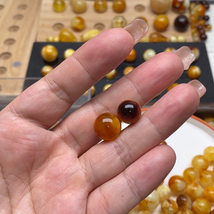 茜***.蜜蜡未镶嵌裸石蜜蜡