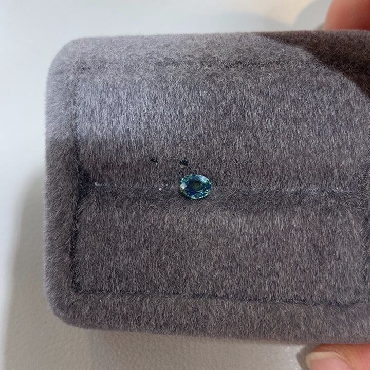 蓝宝石裸石未镶嵌0.545克拉