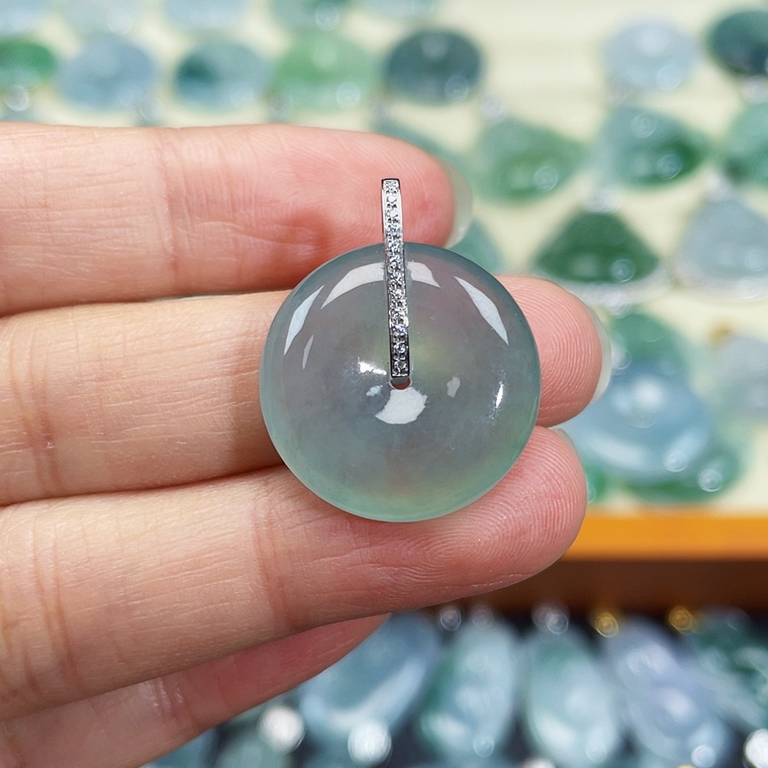 翡翠颈饰18K金镶嵌D*吊坠