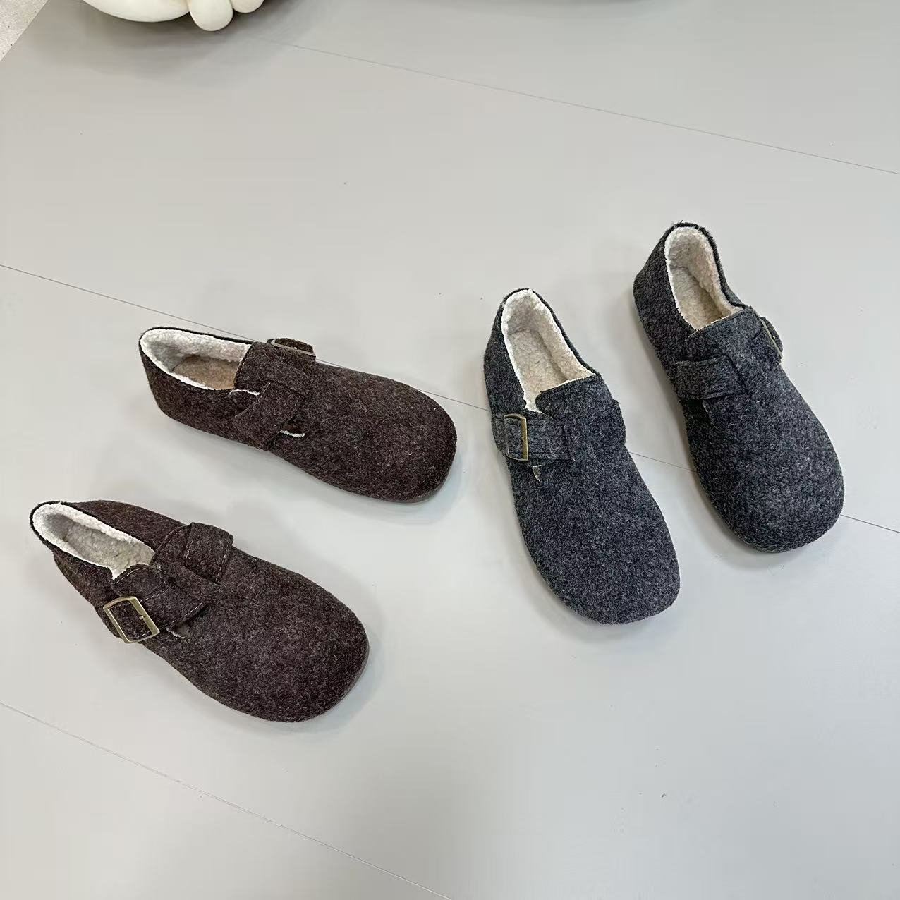 2025冬季新款纯色加绒时尚休闲女款勃肯鞋 577-2