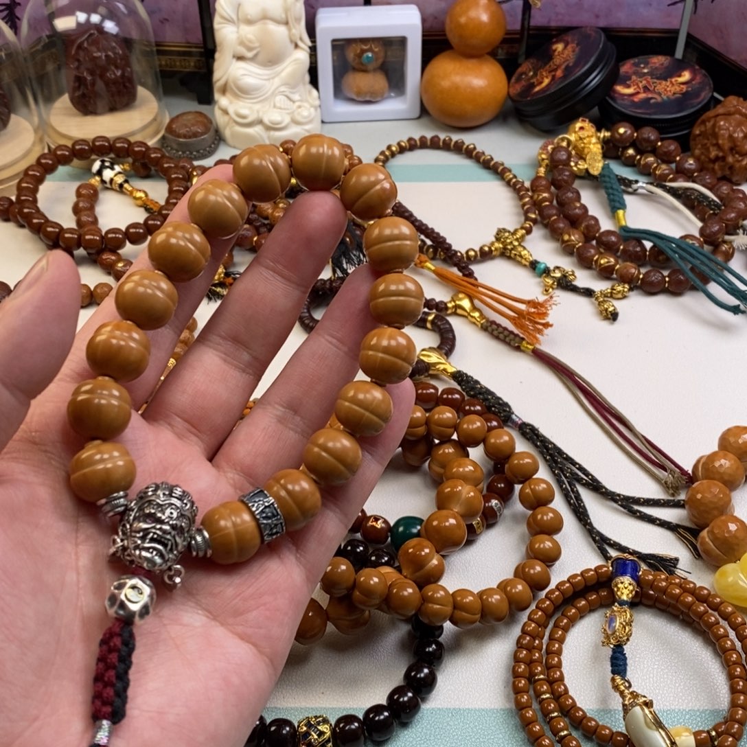 吊坠猴头核桃。。。。。。。。。。