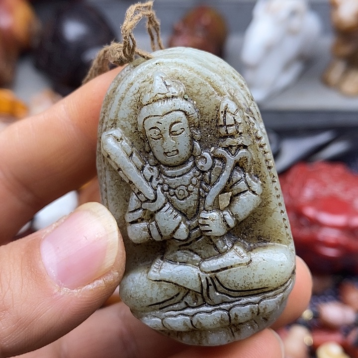 未镶嵌蛇纹石玉颈饰