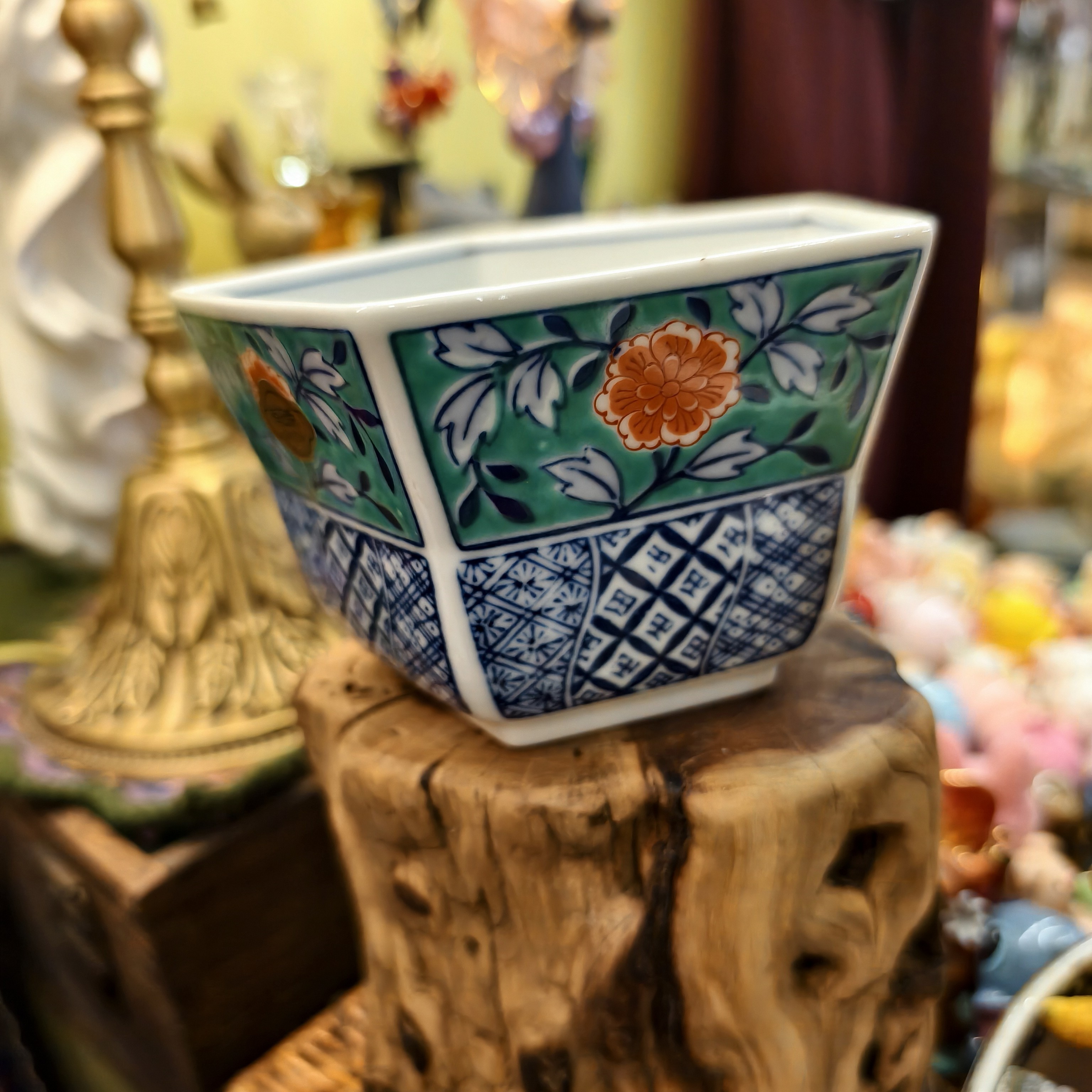 有田烧，五边形小盏一只，高度6cm口径10cm