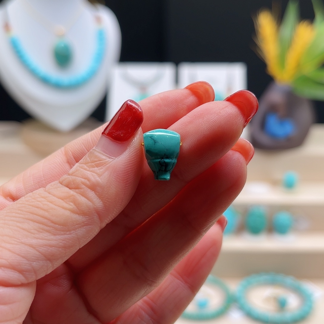 绿松石配饰未镶嵌