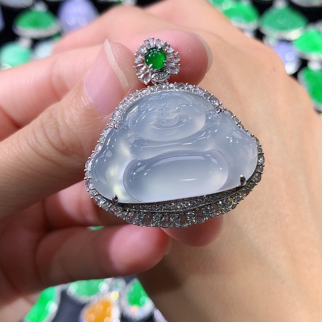 翡翠18K金镶嵌颈饰