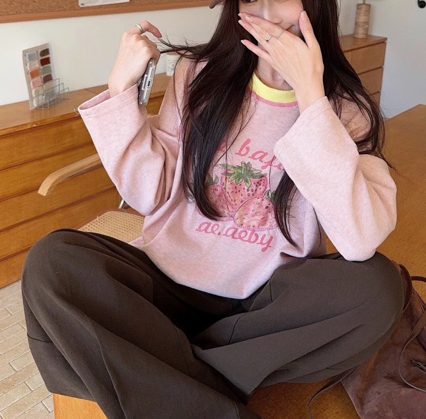 撞色拼接草莓刺绣上衣1926#