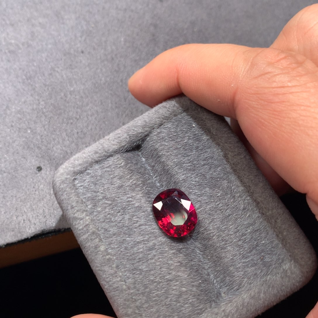 碧玺裸石未镶嵌4.44克拉