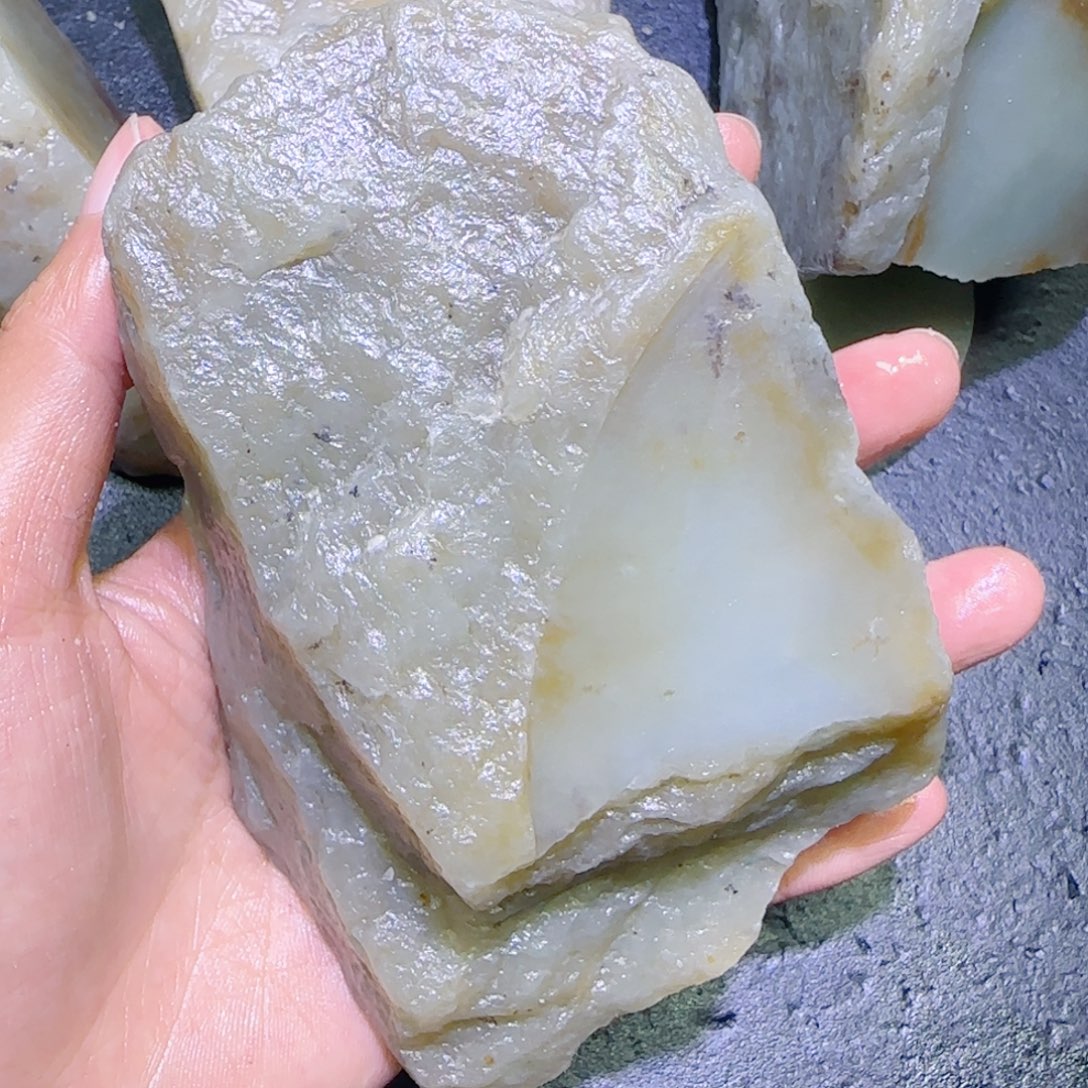 和田玉未镶嵌珠宝半成品