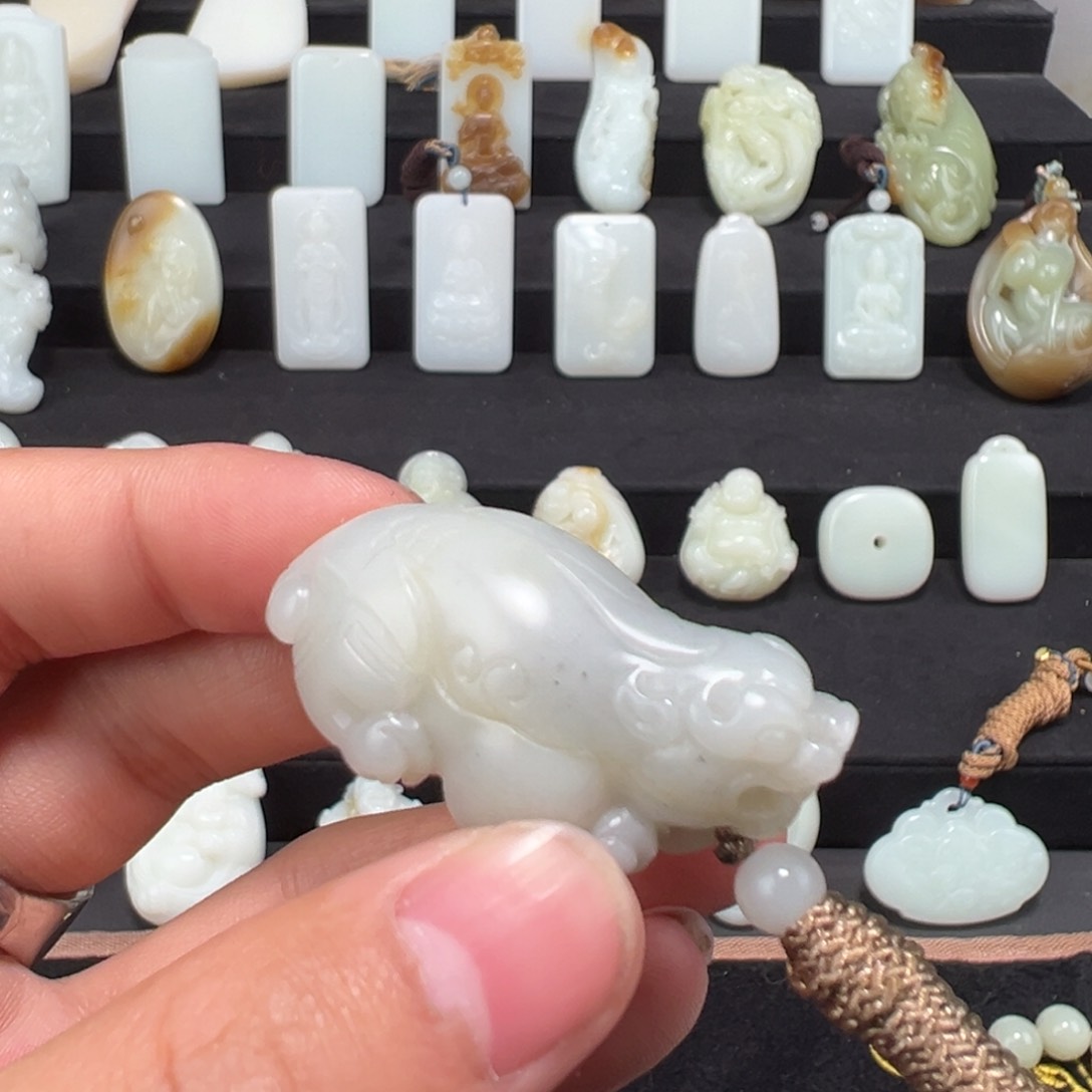 和田玉颈饰未镶嵌