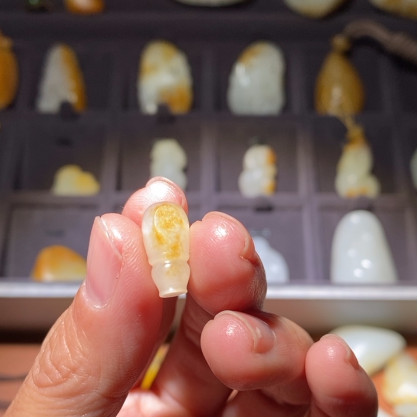 【闪购商品】吊坠(不含链)未镶嵌和田玉