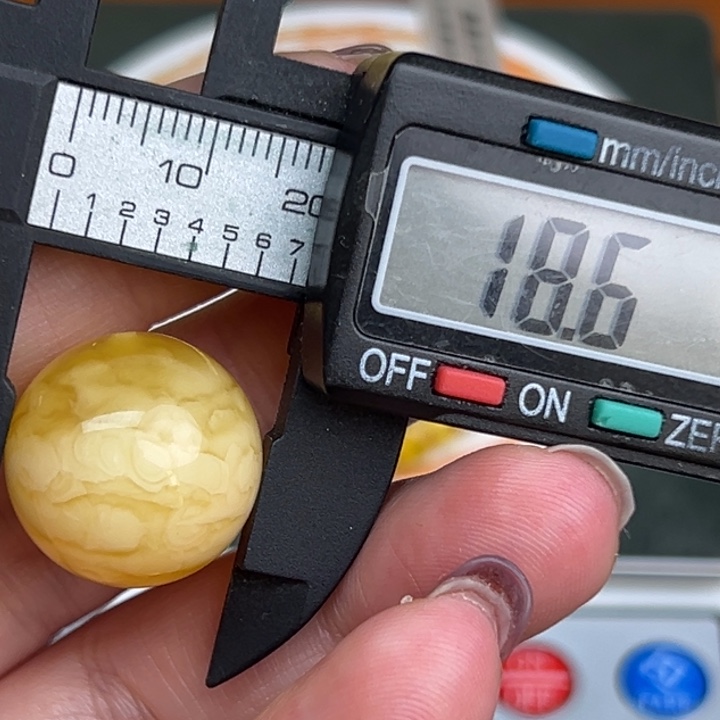 琥珀裸石未镶嵌蜜蜡76