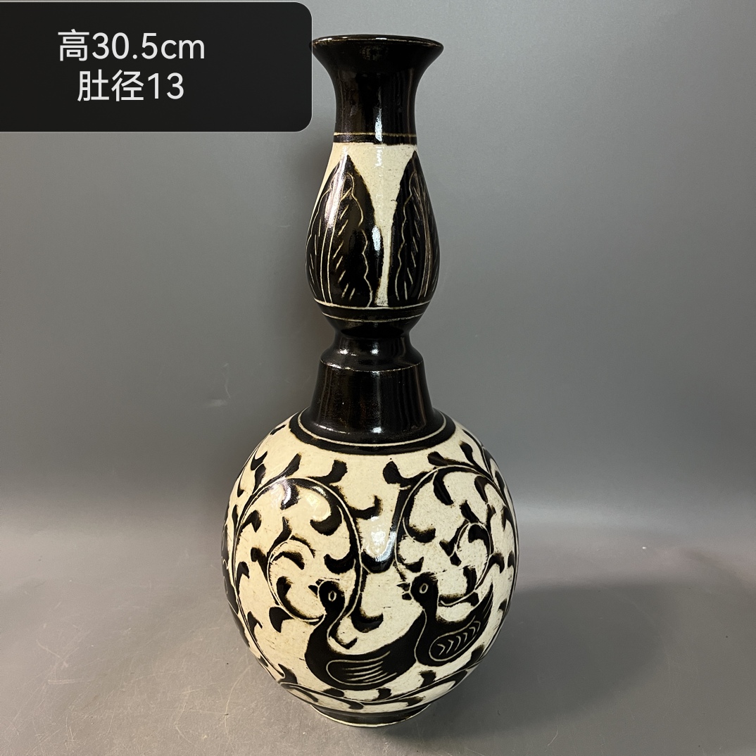 定窑缠枝花卉葫芦瓶中式纯手工。。