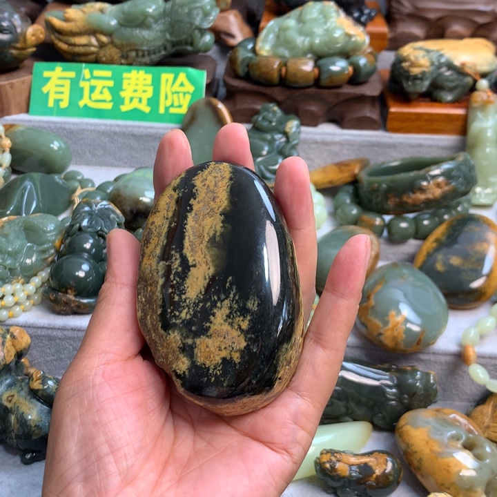 金***海岫岩河磨玉（透闪石质玉）未镶嵌把件