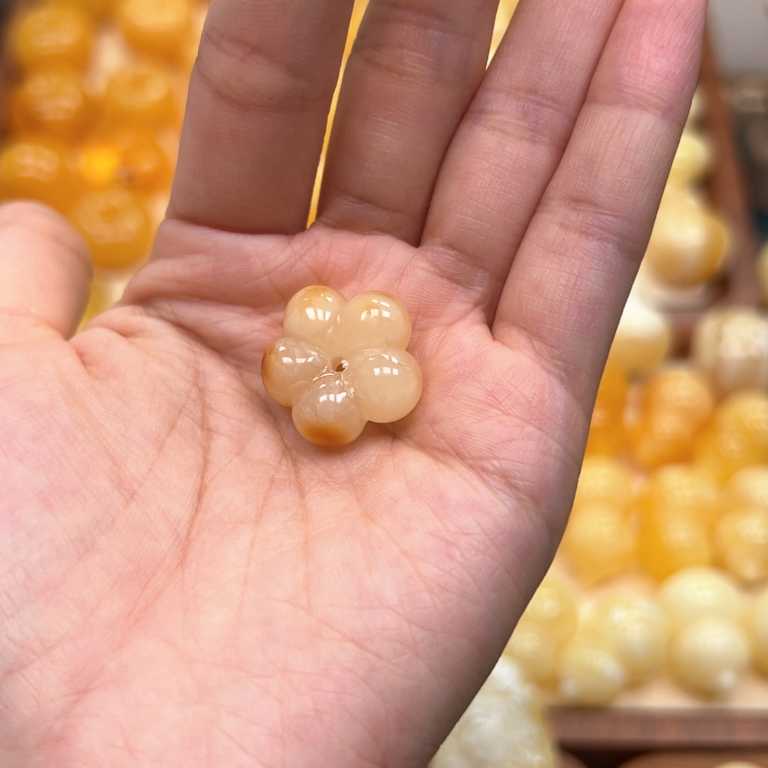 琥珀颈饰未镶嵌蜜蜡