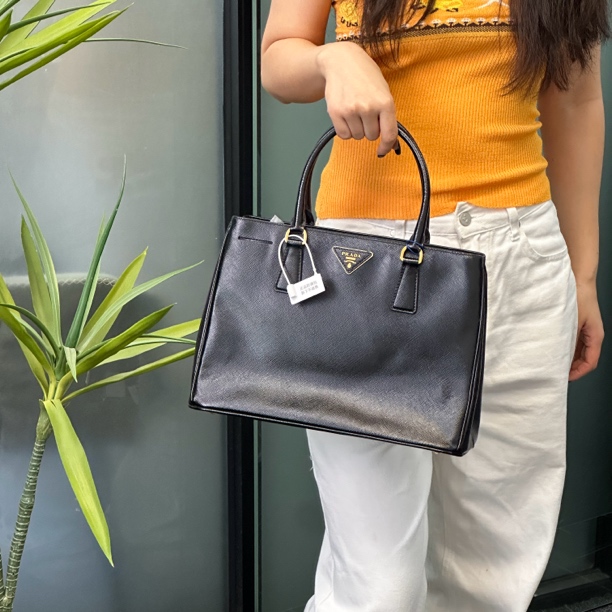 95新 Prada/普拉达 普拉达中号黑金杀手包
