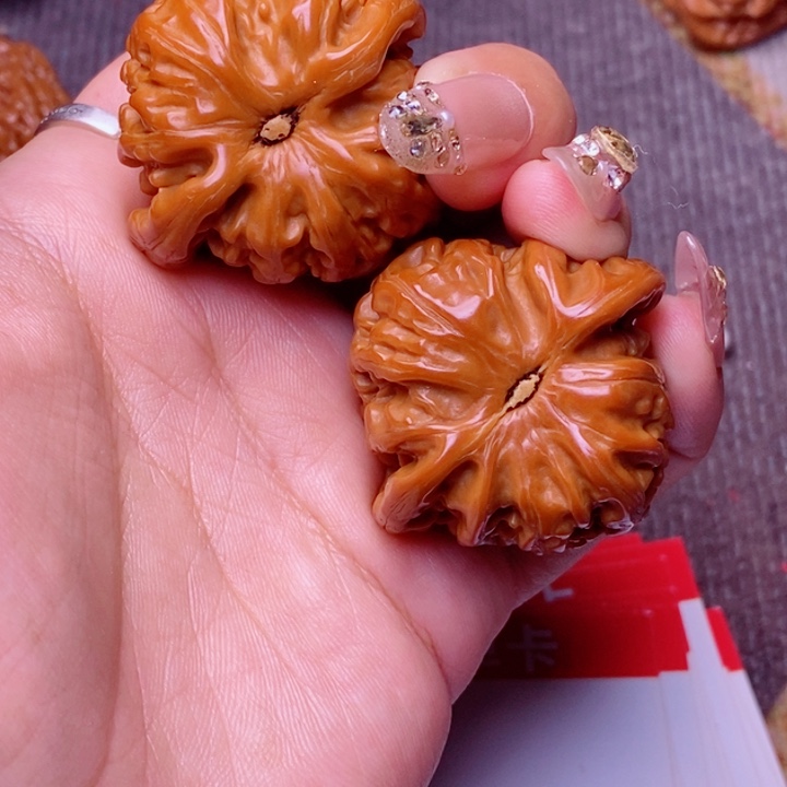 桃核把件白狮子狮子头