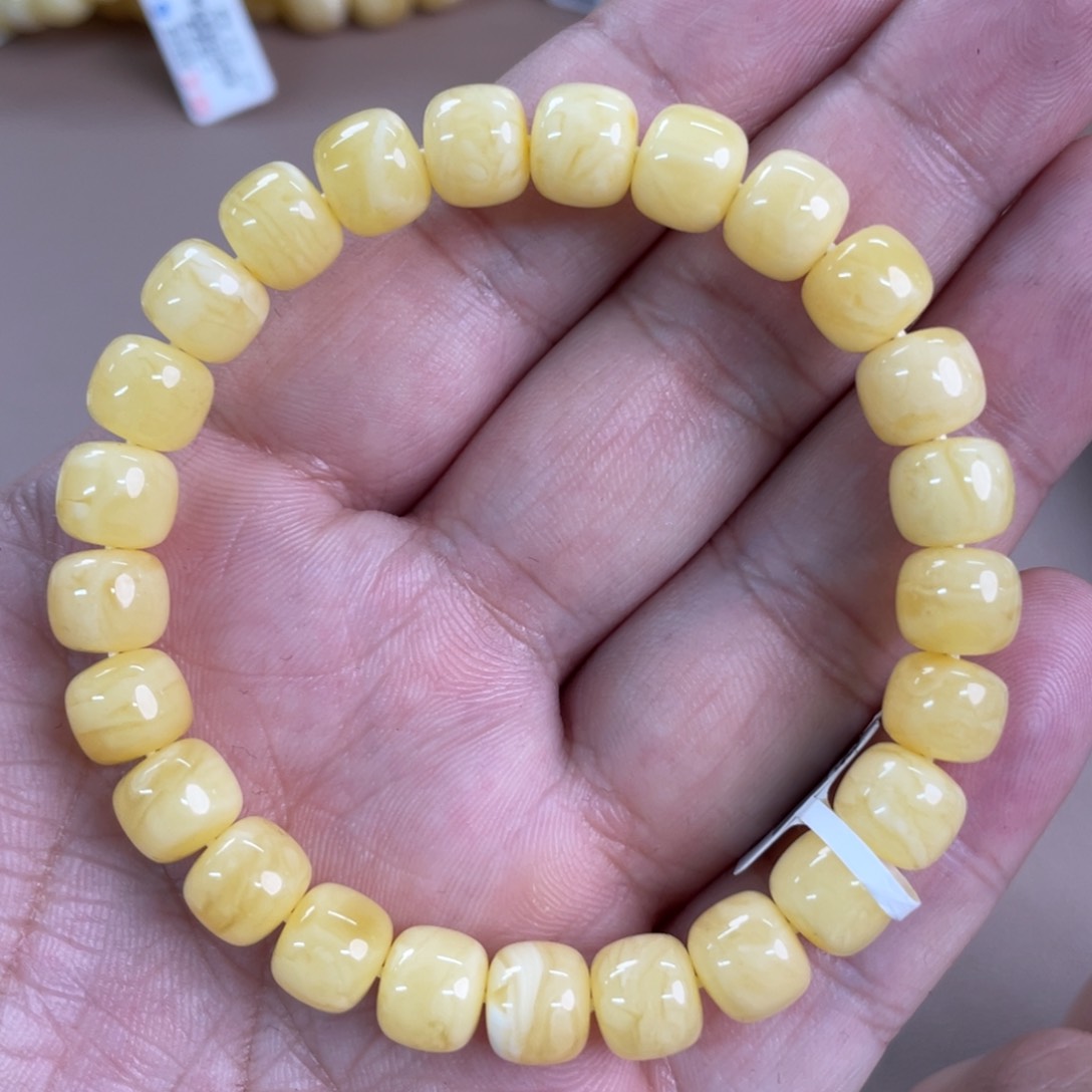 琥珀裸石未镶嵌12800000000