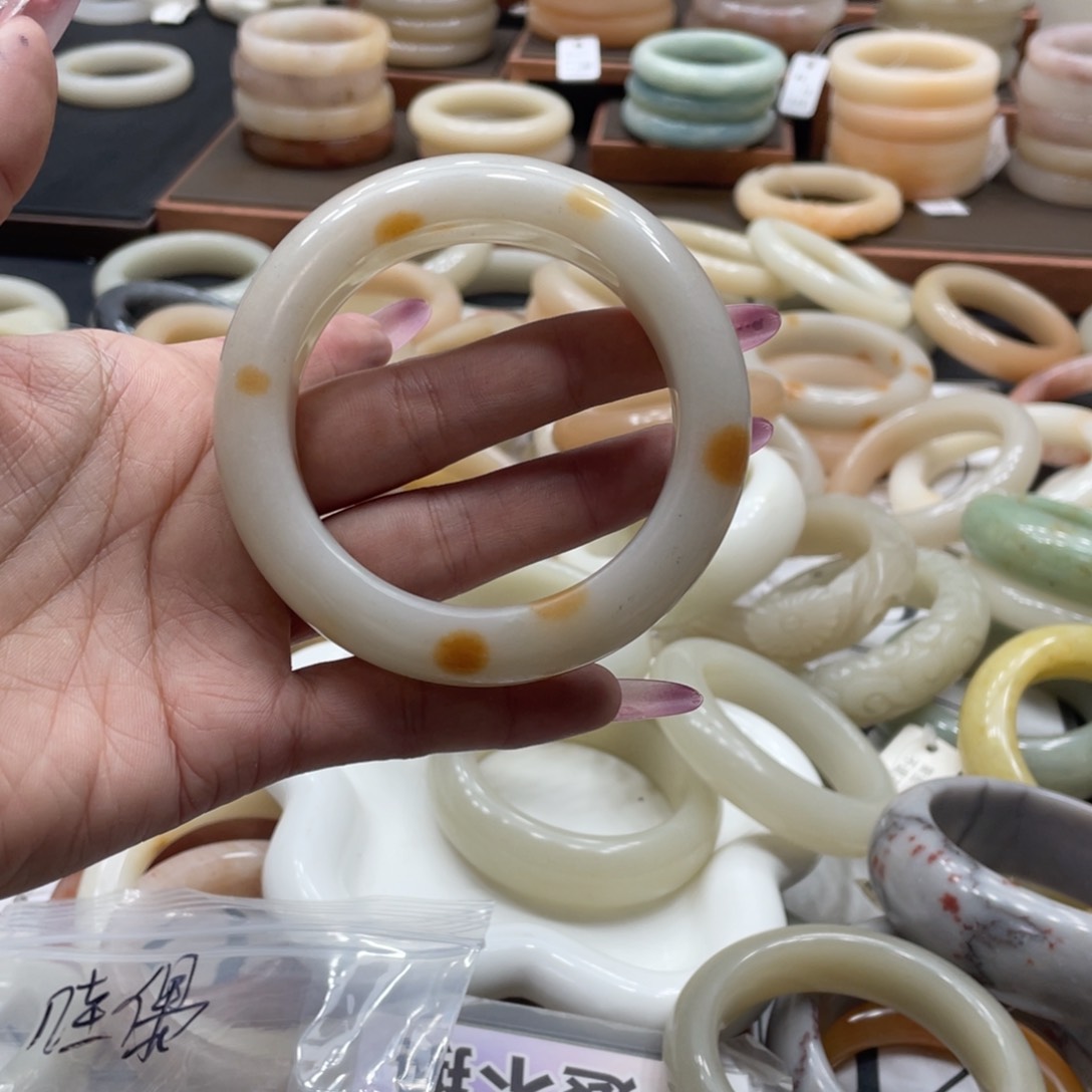 石英质玉未镶嵌手镯?****?