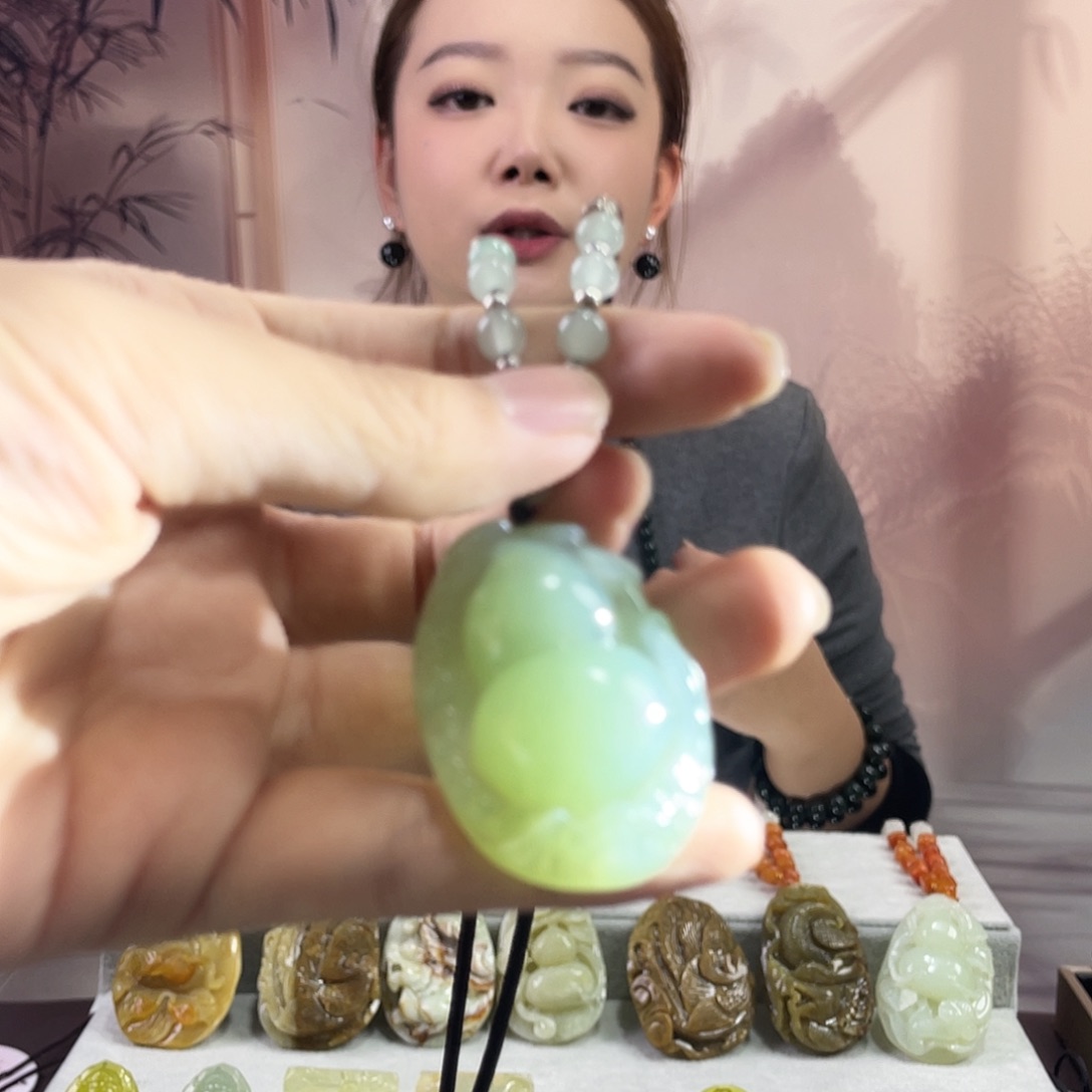 蛇纹石玉未镶嵌吊坠(赠链)